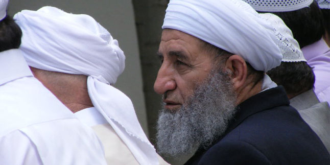 Kâmil Mürşidin Vasıfları